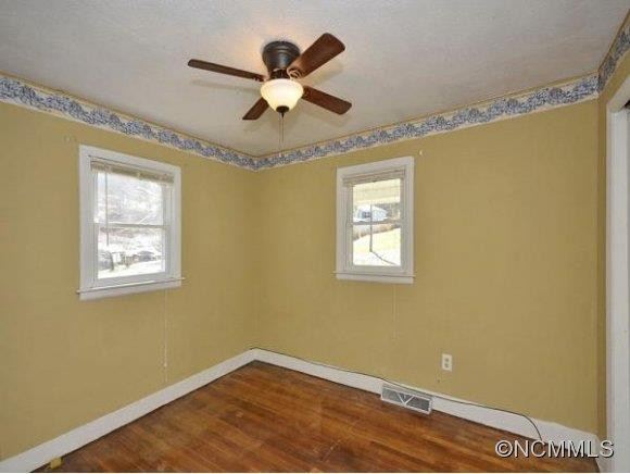 407 VALLEY VIEW CIRCLE - Photo 6