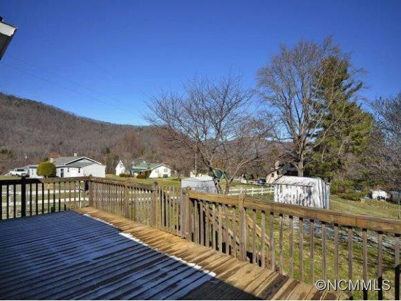 407 VALLEY VIEW CIRCLE - Photo 9