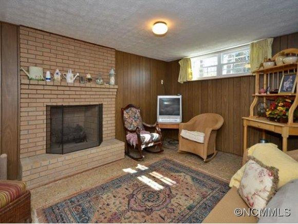 211 CASTLETON DRIVE - Photo 13