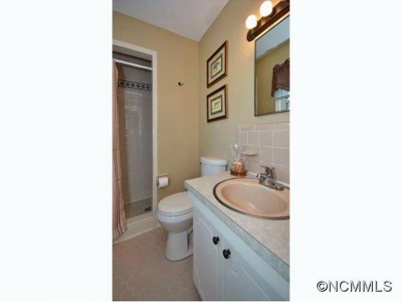 211 CASTLETON DRIVE - Photo 9