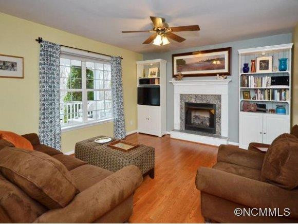 132 RAVENWOOD LANE - Photo 2