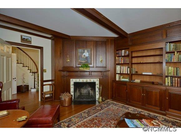 191 Waynewood Drive - Photo 4