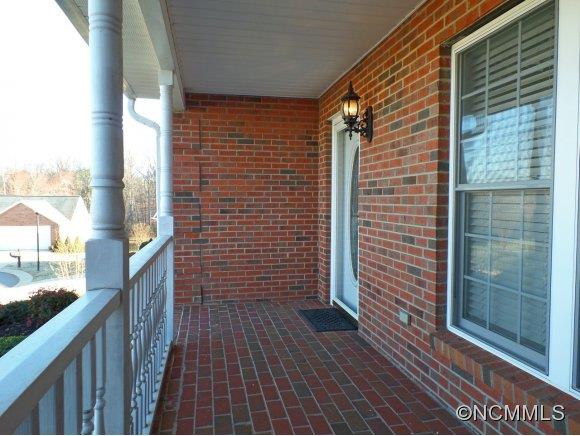 134 Memphis Way - Photo 2