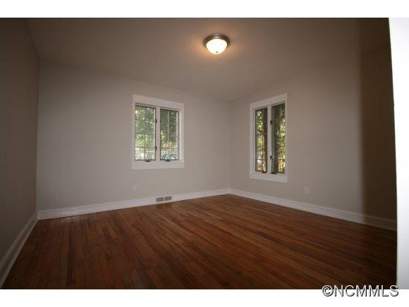 1 Sherwood Rd - Photo 11