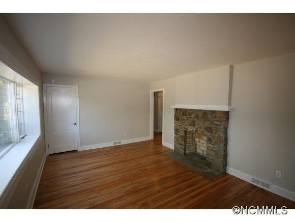 1 Sherwood Rd - Photo 4
