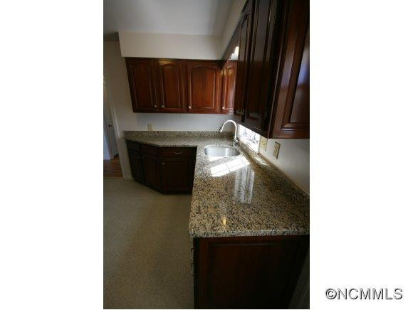 1 Sherwood Rd - Photo 7