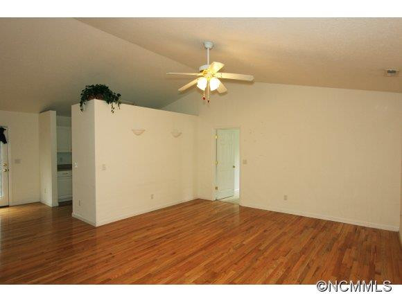 13 Pinecroft Lane - Photo 3