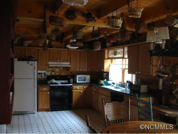 767 Wolf Laurel Drive - Photo 12