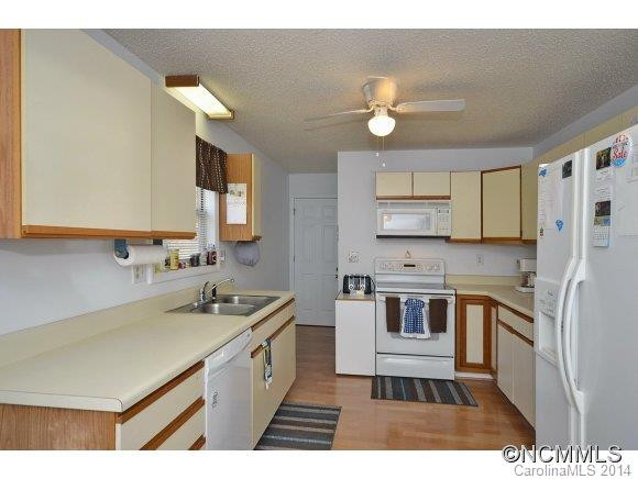 384 HUNTER'S RIDGE ROAD - Photo 6