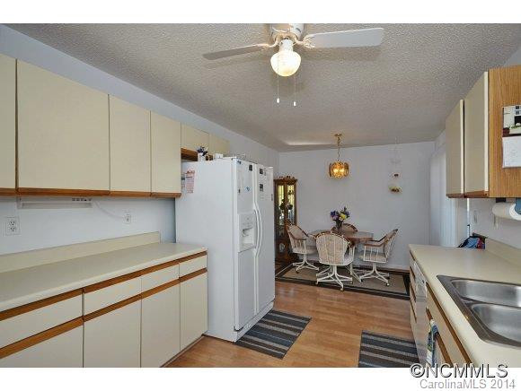 384 HUNTER'S RIDGE ROAD - Photo 7