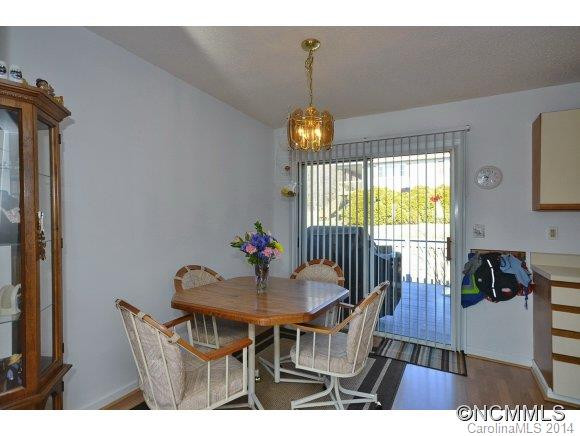 384 HUNTER'S RIDGE ROAD - Photo 8