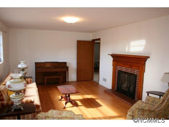 215 DAVENPORT ROAD - Photo 3