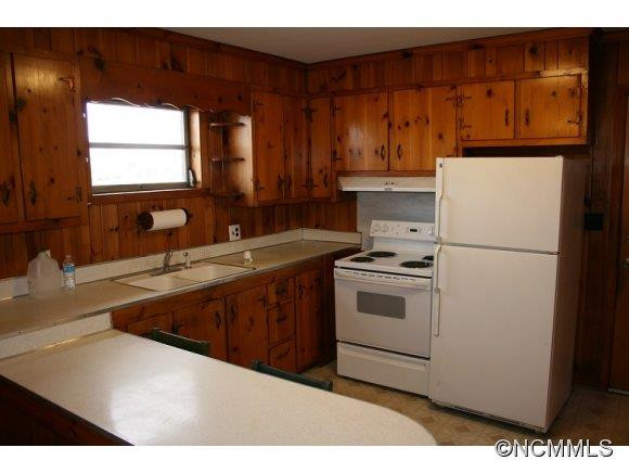 215 DAVENPORT ROAD - Photo 4