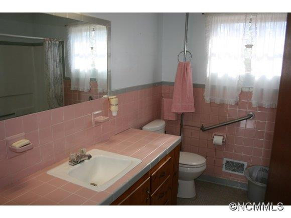 215 DAVENPORT ROAD - Photo 9