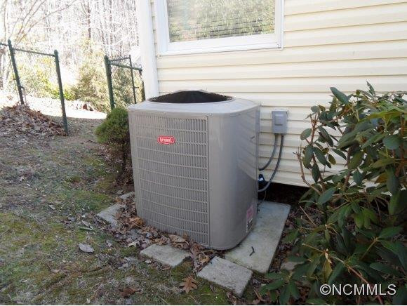 139 Redbud Lane - Photo 3