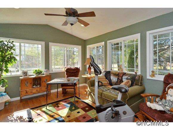 429 Brooklyn Avenue - Photo 11
