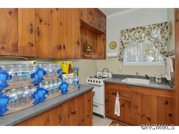 429 Brooklyn Avenue - Photo 13