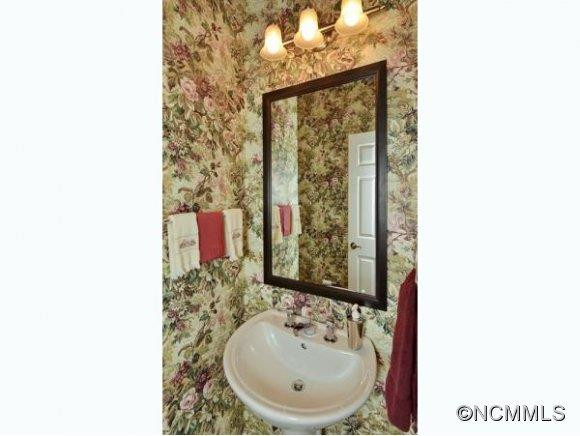 134 BERRY CREEK DRIVE - Photo 5