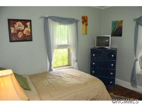 114 Hood Heights - Photo 12