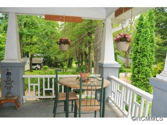 114 Hood Heights - Photo 16