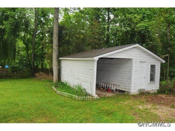 114 Hood Heights - Photo 18