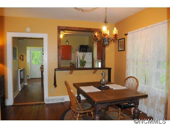 114 Hood Heights - Photo 6