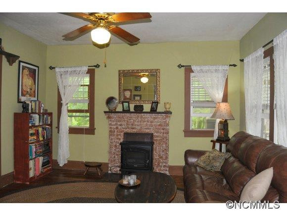 114 Hood Heights - Photo 7
