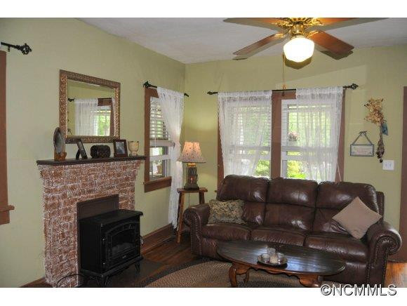 114 Hood Heights - Photo 8