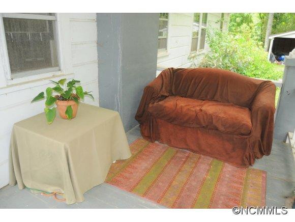 114 Hood Heights - Photo 10