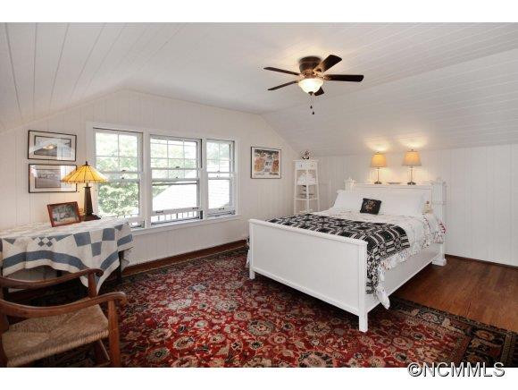 111 Cambridge - Photo 14