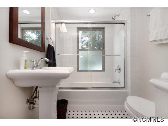 111 Cambridge - Photo 15