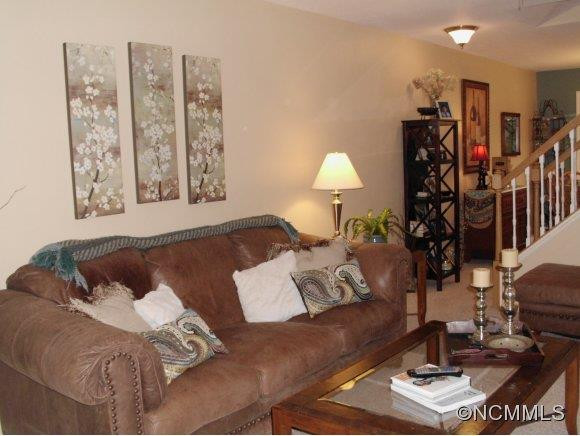 309 Wiltshire Circle - Photo 4