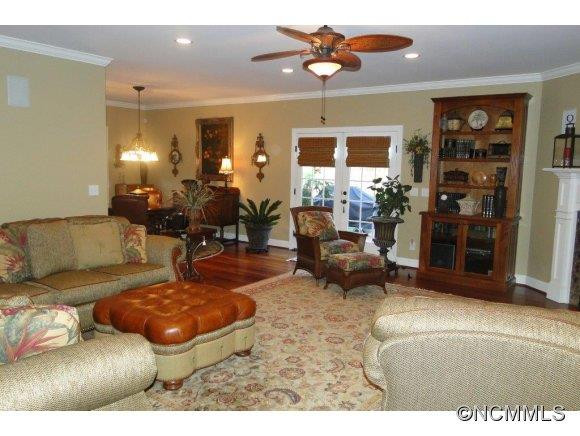 102 Brookstone Drive - Photo 2