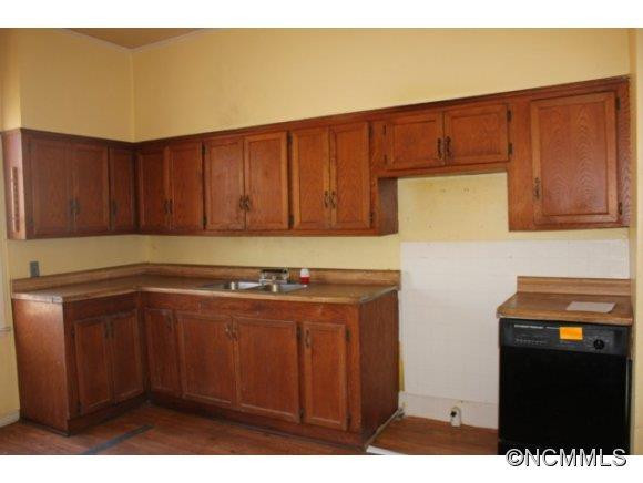 149 Grace Street - Photo 8