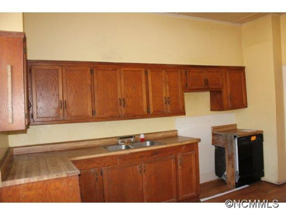 149 Grace Street - Photo 9