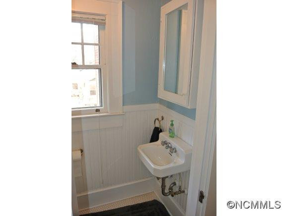 102 Rumbough Place - Photo 13