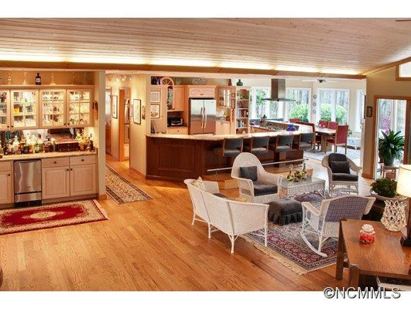 00228 Arrowhead Road - Photo 2