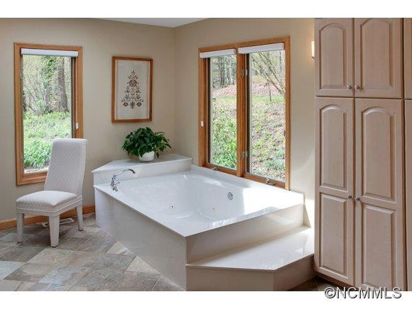 00228 Arrowhead Road - Photo 7