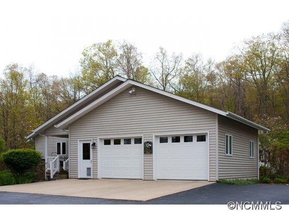 00228 Arrowhead Road - Photo 10
