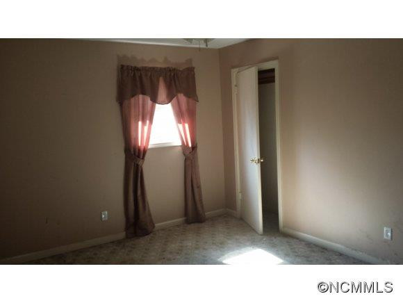 108 Alexander Dr - Photo 3