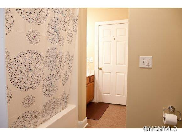 896 West Pointe Drive - Photo 11