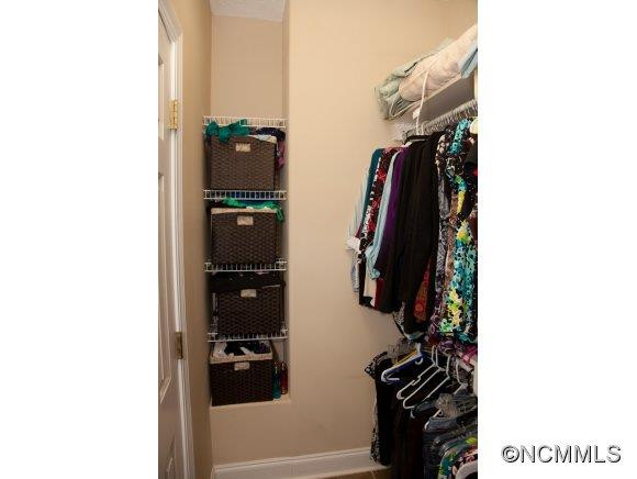 896 West Pointe Drive - Photo 12