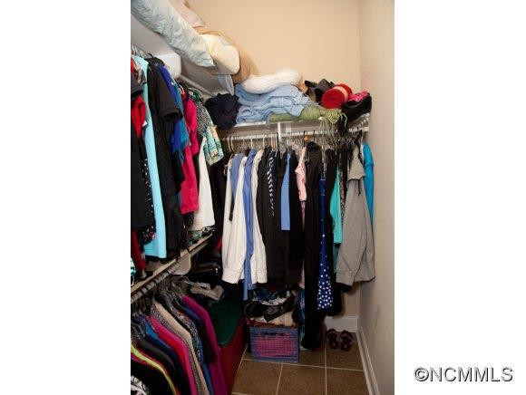 896 West Pointe Drive - Photo 13