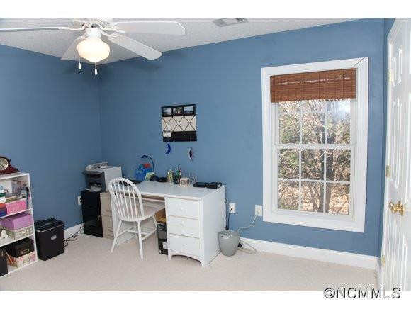 896 West Pointe Drive - Photo 15