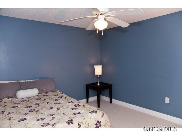 896 West Pointe Drive - Photo 18