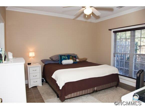 896 West Pointe Drive - Photo 7