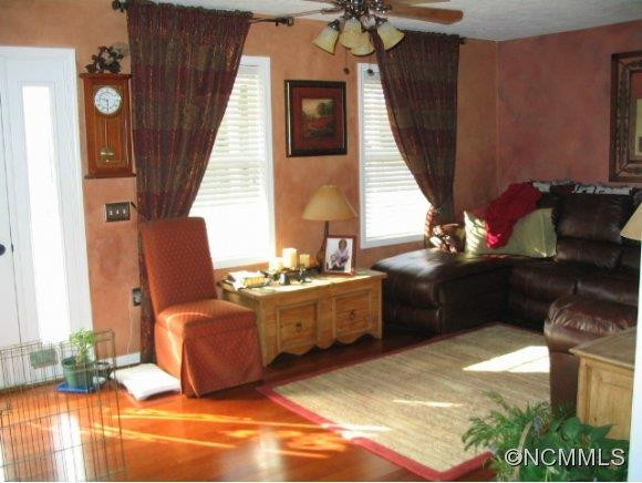 313 Hillandale Drive - Photo 5