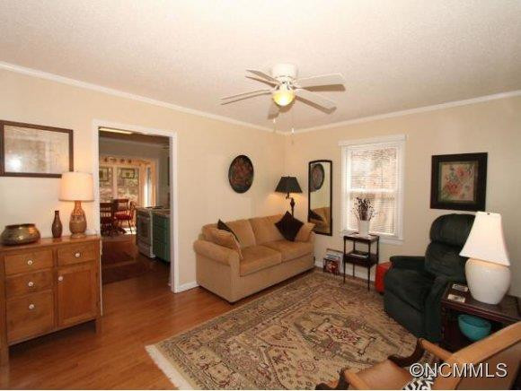 30 FRIENDSHIP LANE - Photo 2