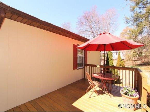 30 FRIENDSHIP LANE - Photo 18