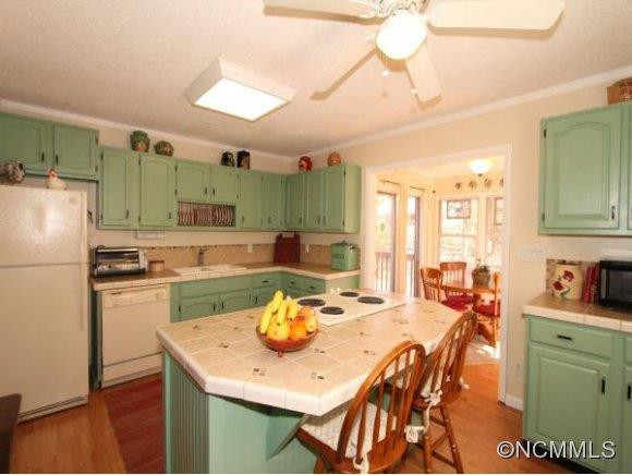 30 FRIENDSHIP LANE - Photo 5